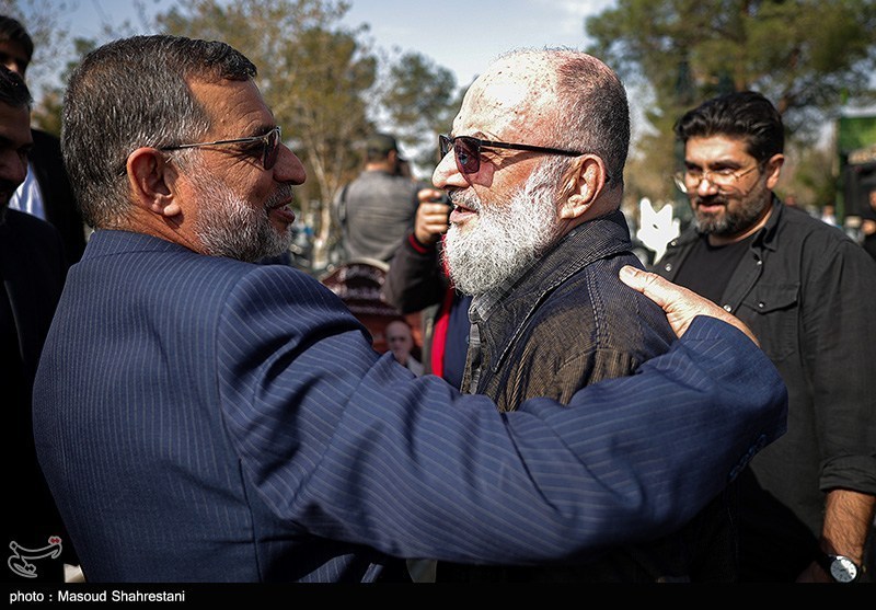 مراسم تشییع و خاکسپاری مادر شهید احمد متوسلیان مراسم تشییع و خاکسپاری مادر شهید احمد متوسلیان