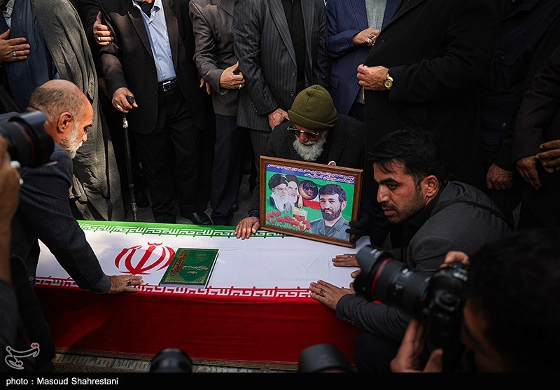 مراسم تشییع و خاکسپاری مادر شهید احمد متوسلیان مراسم تشییع و خاکسپاری مادر شهید احمد متوسلیان